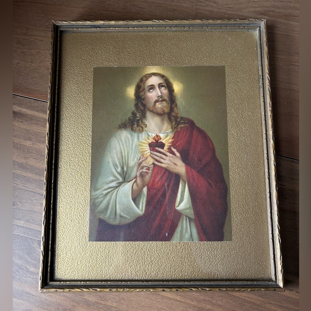 Vintage Framed Sacred Heart of Jesus Gold Frame and Gold Matte 8x10” Vibrant EUC